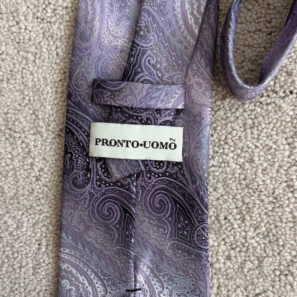 Elegant Purple Paisley Tie